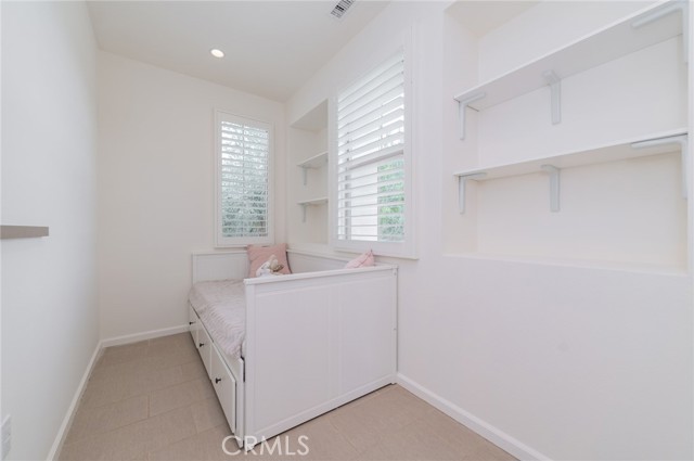 Detail Gallery Image 19 of 26 For 131 Damsel, Irvine,  CA 92620 - 2 Beds | 2 Baths