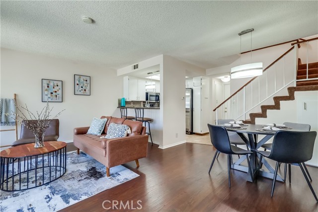 Detail Gallery Image 9 of 59 For 7302 Bright Ave #B,  Whittier,  CA 90602 - 2 Beds | 3 Baths