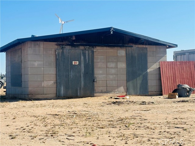 13454 Gabriel Road, Victorville CA: https://media.crmls.org/medias/b08d2de2-b0cd-462b-915b-16ce1bead28f.jpg