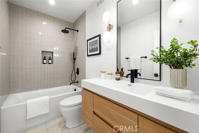 Detail Gallery Image 14 of 19 For 955 Everett St, Los Angeles,  CA 90026 - 2 Beds | 2/1 Baths