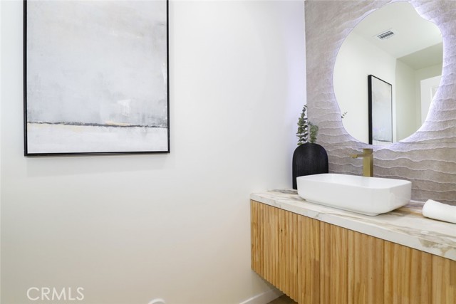 Detail Gallery Image 18 of 38 For 20356 Gresham St, Winnetka,  CA 91306 - 4 Beds | 2/1 Baths