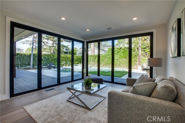 Detail Gallery Image 18 of 26 For 324 Saint Andrews Rd, Newport Beach,  CA 92663 - 5 Beds | 5/1 Baths
