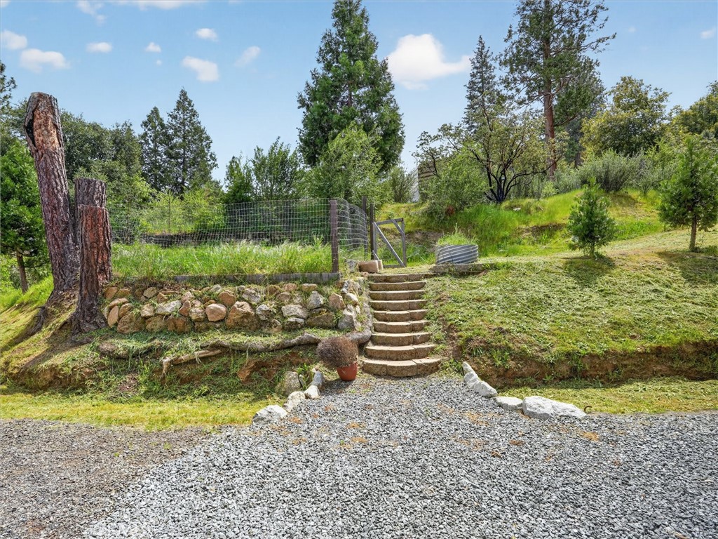 https://media.crmls.org/medias/b08dfe87-bd72-4ac0-9adf-4a2c2e7ffd47.jpg?preset=X-Large