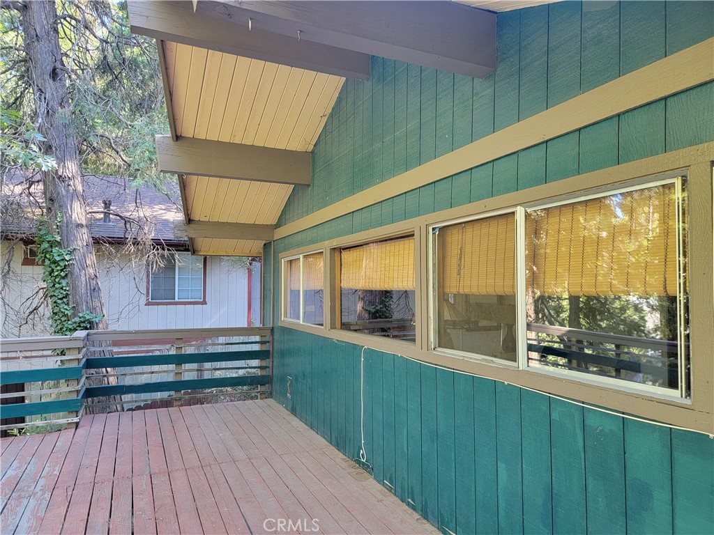 626 S State Highway 138, Crestline, CA 92325