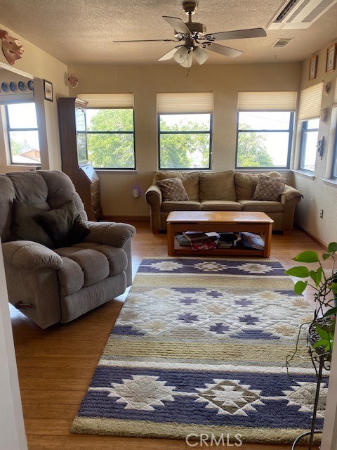 Detail Gallery Image 10 of 21 For 3136 Westridge Dr, Kelseyville,  CA 95451 - 2 Beds | 2 Baths