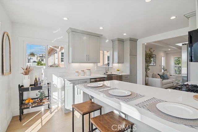 Detail Gallery Image 13 of 71 For 523 S Francisca Ave, Redondo Beach,  CA 90277 - 2 Beds | 2 Baths