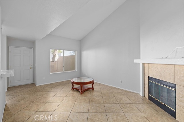 Detail Gallery Image 3 of 19 For 39237 10th #C,  Palmdale,  CA 93551 - 2 Beds | 2/1 Baths