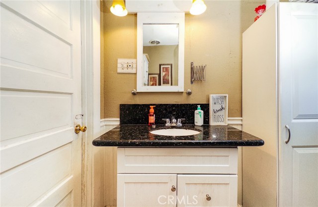 Detail Gallery Image 7 of 19 For 1309 E 68th St., Los Angeles,  CA 90001 - 2 Beds | 1 Baths