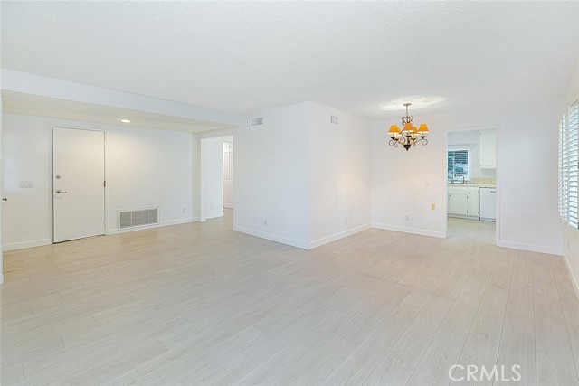 Detail Gallery Image 19 of 45 For 11685 Amigo Ave, Porter Ranch,  CA 91326 - 3 Beds | 2 Baths