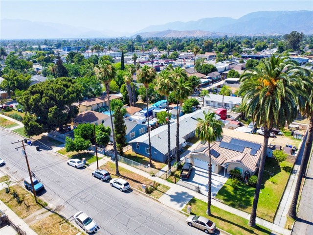 188 E 11th Street, San Bernardino CA: https://media.crmls.org/medias/b08fc7b8-647b-4043-a6e9-1b8f32864338.jpg