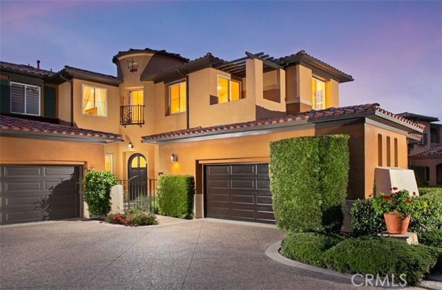 7 Suprema Drive, Newport Coast CA: https://media.crmls.org/medias/b0906014-2d17-4859-93d9-b56dd2d45df9.jpg