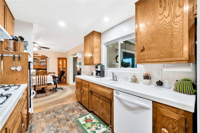 Detail Gallery Image 11 of 43 For 1232 E Chestnut Ave, Orange,  CA 92867 - 3 Beds | 2 Baths