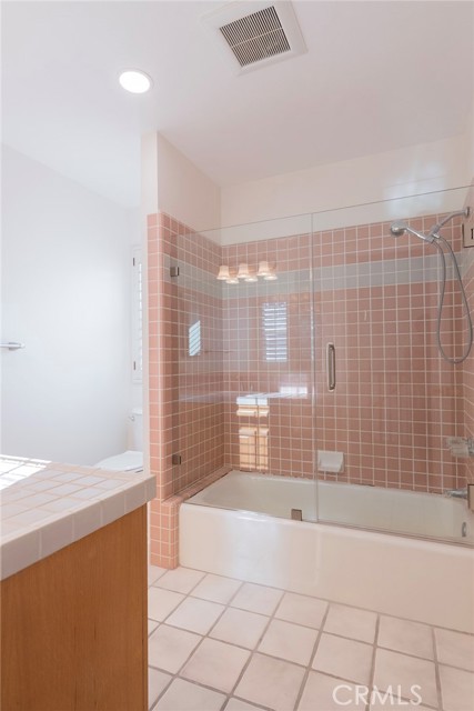 Detail Gallery Image 21 of 35 For 2215 Marshallfield Ln a,  Redondo Beach,  CA 90278 - 3 Beds | 2/1 Baths