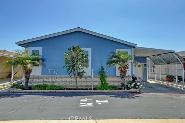 Detail Gallery Image 2 of 51 For 9850 Garfield #35,  Huntington Beach,  CA 92646 - 3 Beds | 2 Baths