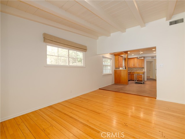 Detail Gallery Image 45 of 65 For 4539 Hayvenhurst, Encino,  CA 91436 - 3 Beds | 3 Baths