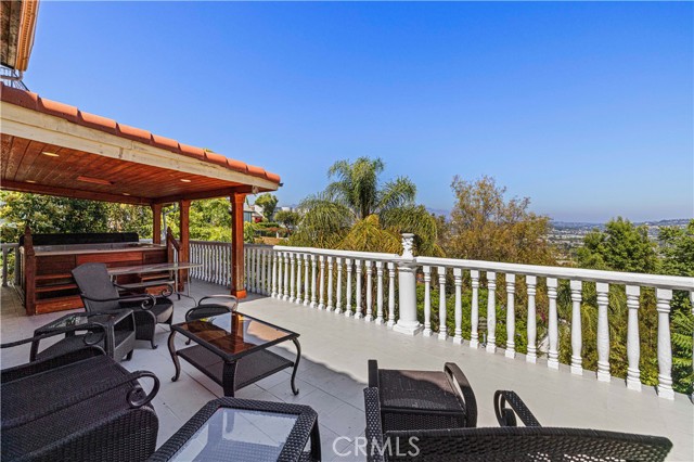 3916 Carnavon Way, Los Angeles CA: https://media.crmls.org/medias/b09579b0-7c74-4db5-8431-be63fbb45588.jpg