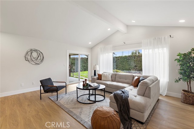 Detail Gallery Image 15 of 36 For 7848 Calmcrest Dr, Downey,  CA 90240 - 3 Beds | 2/1 Baths