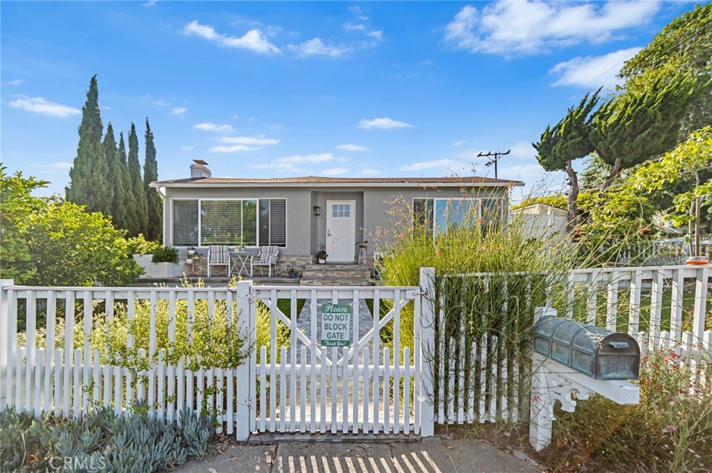 394 Aster Street, Laguna Beach, CA 92651