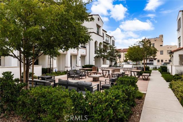 1419 N Indian Hill Boulevard, Claremont CA: https://media.crmls.org/medias/b0971998-43e2-4d8b-a888-747fa2585476.jpg