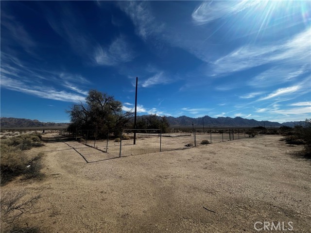 87780 Amboy Road, Amboy CA: https://media.crmls.org/medias/b0974aaa-994e-4b0c-b581-6ba00db5b074.jpg