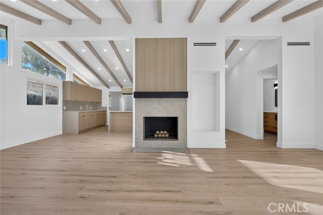 16445 Kingsbury photo 10