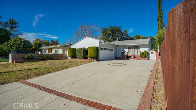 Detail Gallery Image 3 of 67 For 22123 Bassett St, Canoga Park,  CA 91303 - 3 Beds | 2 Baths