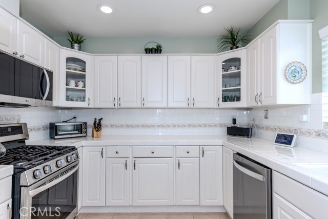 8437 E Amberwood Street, Anaheim Hills CA: https://media.crmls.org/medias/b09873a7-1090-4cdf-ac67-24a5b8b14037.jpg