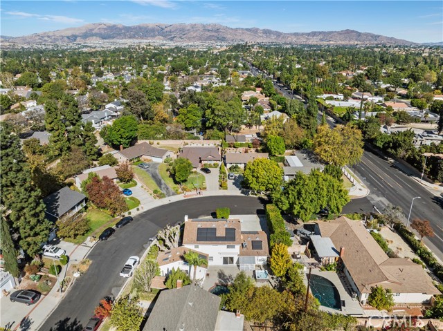 Detail Gallery Image 17 of 48 For 19710 Superior St, Chatsworth,  CA 91311 - 4 Beds | 4 Baths