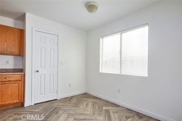 Detail Gallery Image 8 of 23 For 25029 Avenida Laredo, Barstow,  CA 92311 - 3 Beds | 2 Baths