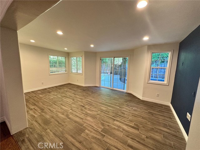 Detail Gallery Image 19 of 36 For 18406 Bessemer St, Tarzana,  CA 91335 - 3 Beds | 2 Baths