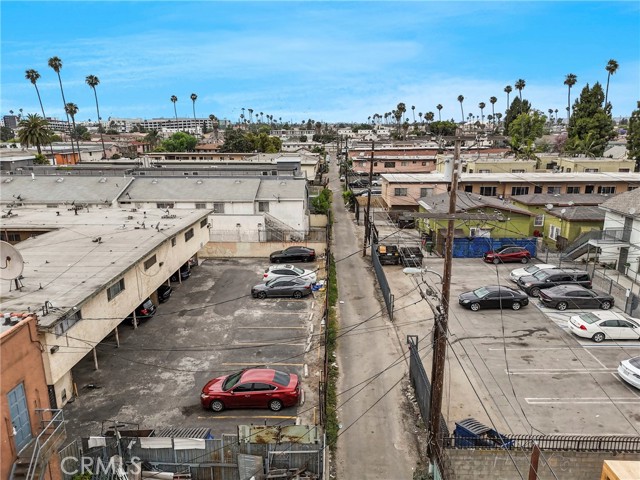 601 W 82nd Street, Los Angeles CA: https://media.crmls.org/medias/b099d373-374c-4004-b725-8b2c474346b1.jpg