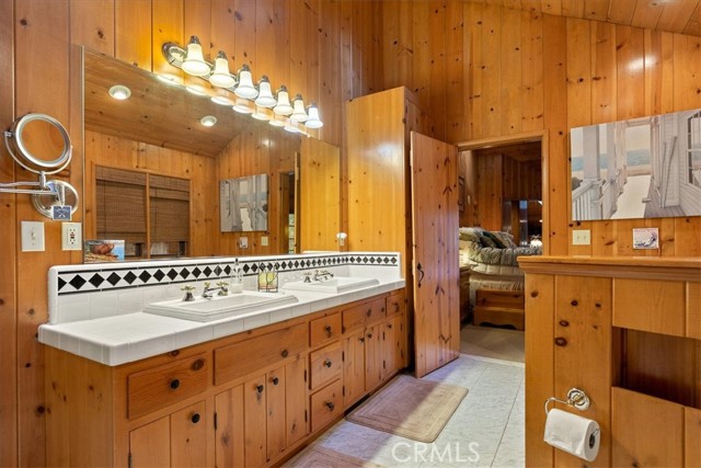 Detail Gallery Image 15 of 62 For 275 D Ln, Lake Arrowhead,  CA 92352 - 6 Beds | 6/1 Baths