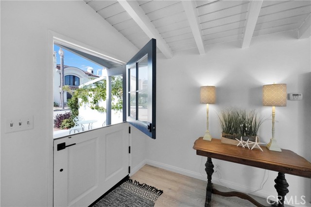 Detail Gallery Image 7 of 45 For 432 Seville Ave, Newport Beach,  CA 92661 - 3 Beds | 2 Baths