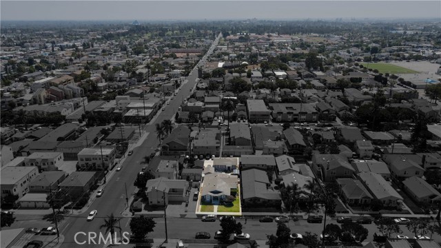 926 Newport Avenue, Long Beach CA: https://media.crmls.org/medias/b09b48e2-cbb5-4ddd-b06f-5ccf38bf6faf.jpg