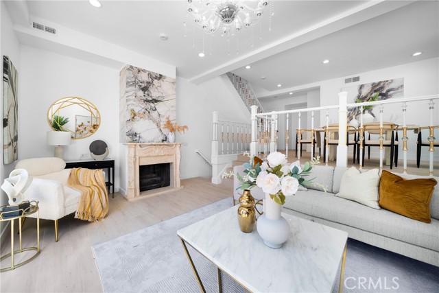 Detail Gallery Image 2 of 27 For 102 Intrepid, Newport Beach,  CA 92663 - 4 Beds | 3 Baths