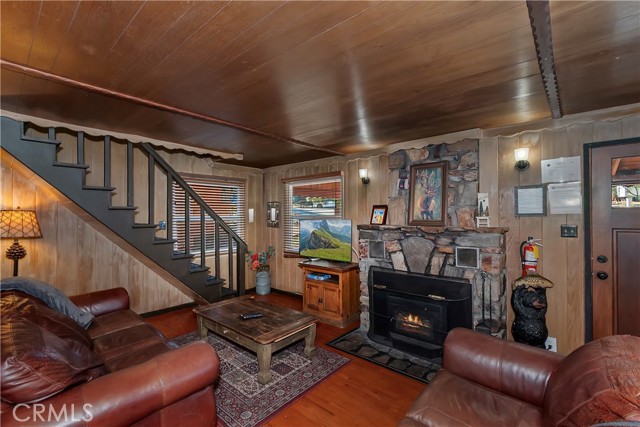 Detail Gallery Image 7 of 42 For 435 Arroyo, Big Bear Lake,  CA 92315 - 3 Beds | 1 Baths