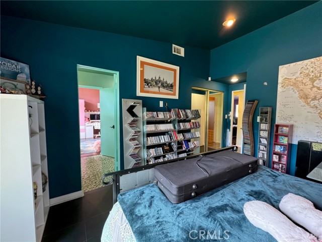 Detail Gallery Image 19 of 33 For 24201 Caris St, Woodland Hills,  CA 91367 - 3 Beds | 2 Baths
