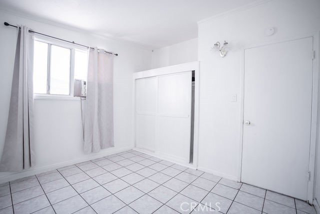 https://media.crmls.org/medias/b09d9287-086e-48d5-8bed-492a7e375a1e.jpg?preset=X-Large