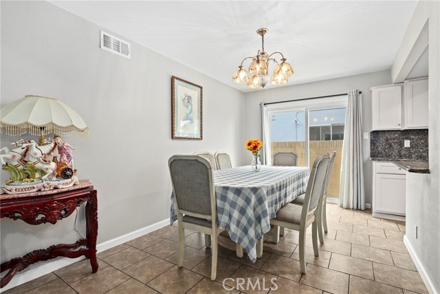 Detail Gallery Image 8 of 25 For 15503 Benfield Ave, Norwalk,  CA 90650 - 4 Beds | 2 Baths