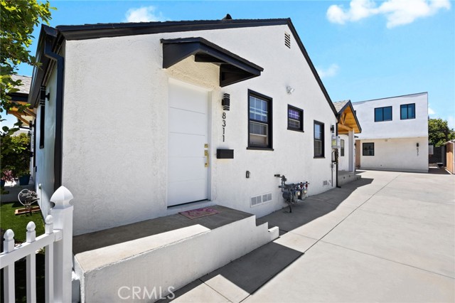 Detail Gallery Image 11 of 29 For 8313 Kittyhawk Ave, Los Angeles,  CA 90045 - – Beds | – Baths