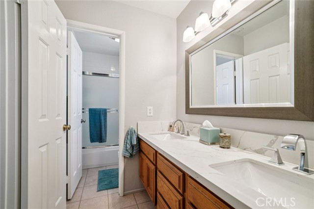 6586 Manzanita Court, Chino CA: https://media.crmls.org/medias/b09e1e7d-d008-436a-99fc-be2a375a3275.jpg
