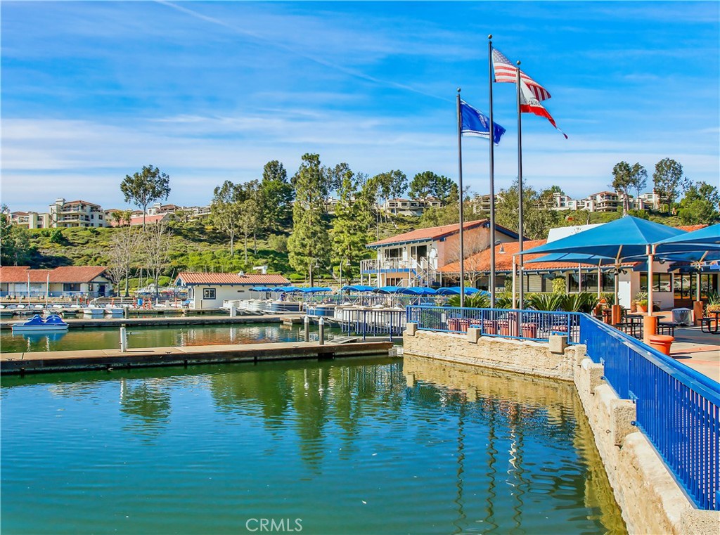 https://media.crmls.org/medias/b09e74b9-e691-4023-a2e8-26c705de1028.jpg?preset=X-Large