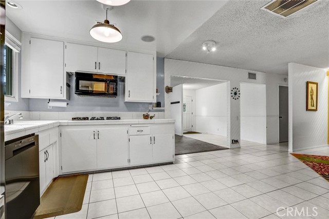 7007 Pomelo Drive, West Hills CA: https://media.crmls.org/medias/b09eb2cc-cfba-497f-ae69-c2b19387e8ab.jpg
