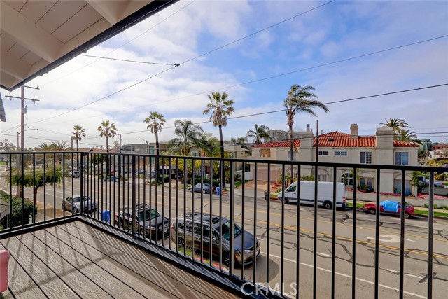 220 Beryl Street, Redondo Beach, California 90277, 2 Bedrooms Bedrooms, ,2 BathroomsBathrooms,Residential,Sold,Beryl,SB23039929