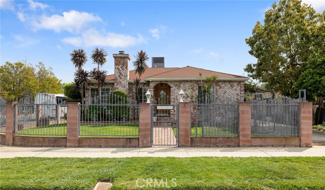 19500 Bassett Street, Reseda CA: https://media.crmls.org/medias/b09f822c-e32e-4f4e-bfec-d4ae37f1fc33.jpg