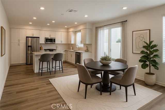 Detail Gallery Image 4 of 22 For 1940 N Bloom Dr, Compton,  CA 90222 - 3 Beds | 2/1 Baths