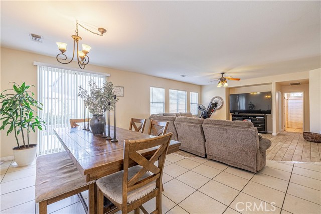 4302 Olivera Place, Lancaster CA: https://media.crmls.org/medias/b0a09a64-1de3-4ebb-84f5-bd8a8fc8de67.jpg
