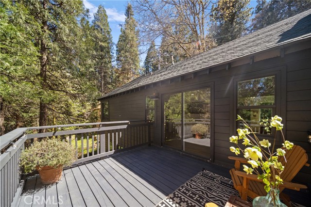22384 Crest Forest Road, Cedarpines Park CA: https://media.crmls.org/medias/b0a0b40e-5b3e-468d-9ee4-11cd8f6984c3.jpg