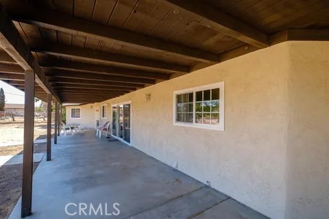 https://media.crmls.org/medias/b0a0c27e-61fd-48fe-b7d8-b99600537824.jpg?preset=X-Large