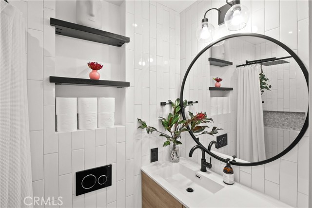 1900 Gates Avenue, Redondo Beach, California 90278, 3 Bedrooms Bedrooms, ,1 BathroomBathrooms,Residential,Sold,Gates,AR22001172